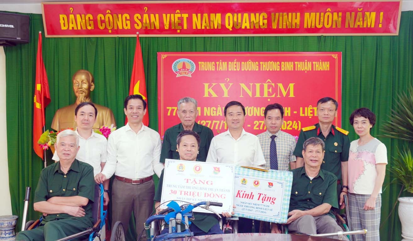 Đoàn công tác Petrovietnam thăm hỏi, tặng quà các thương, bệnh binh tại Thuận Thành (Bắc Ninh)